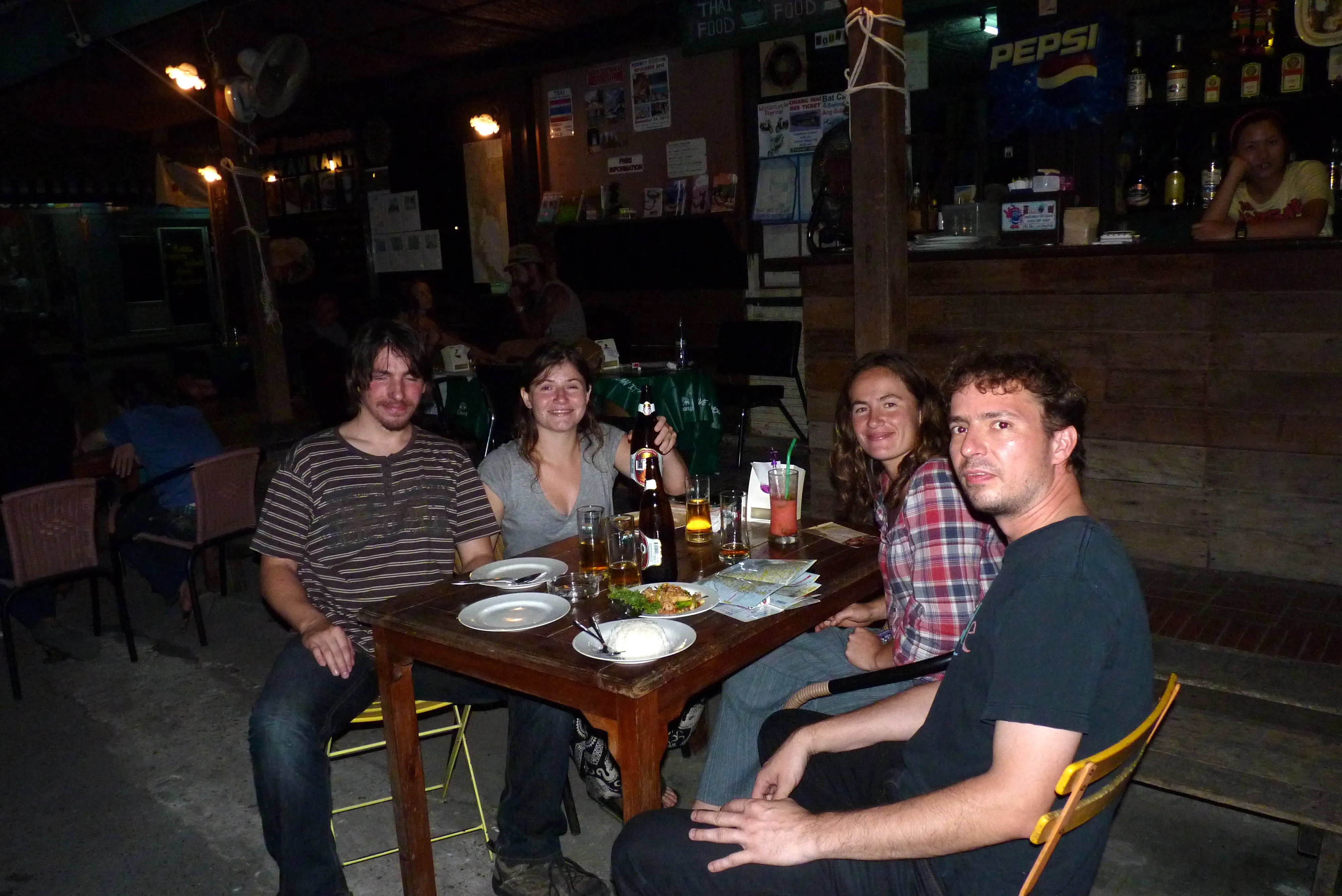 Večeře v Noom Guest House - Lopburi